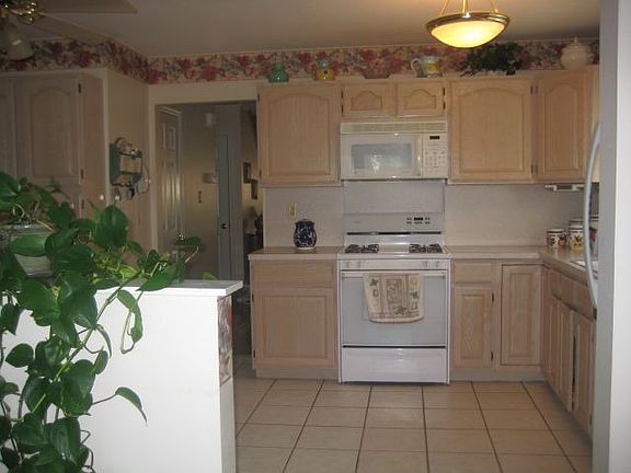 2nd image of 843 Rossville Ave