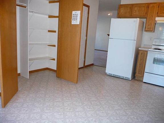 4th image of 55 Landau Alcove