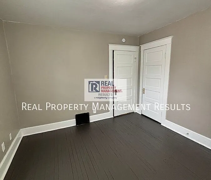 815 E Gum St — Photo 10