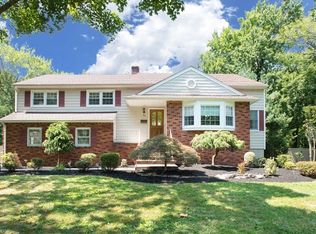 73 Nomahegan Dr, Westfield, NJ 07090