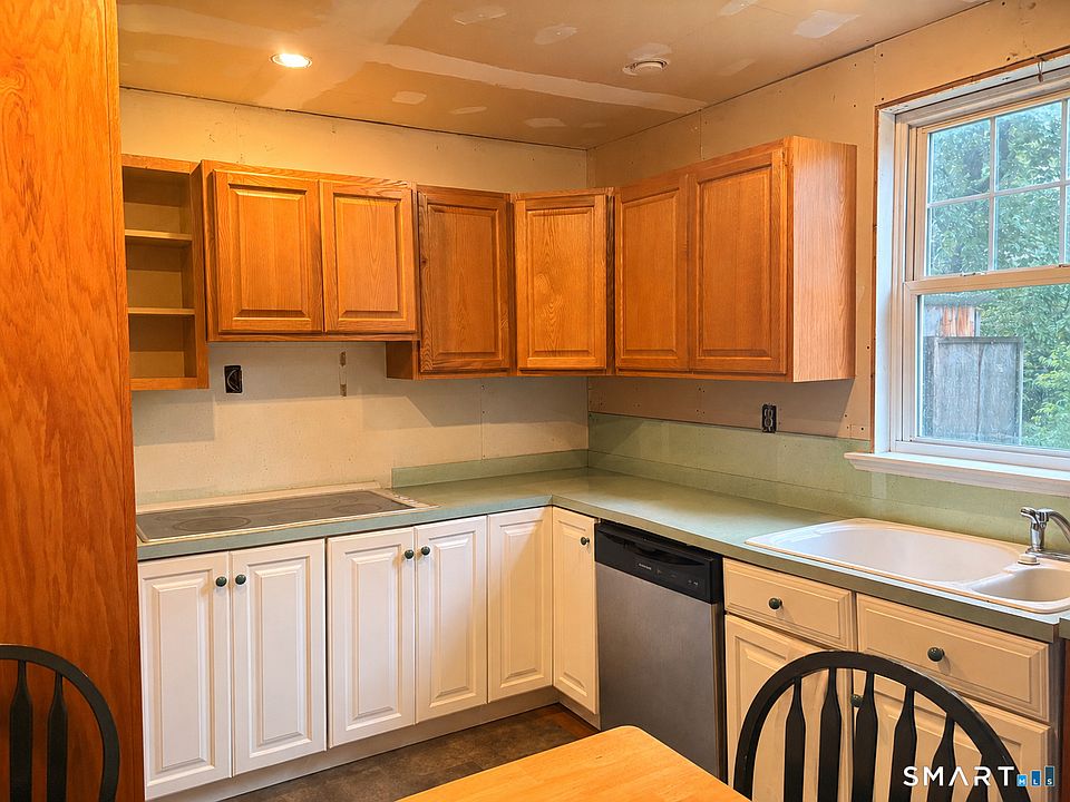 2nd image of 95 Morningside Drive East