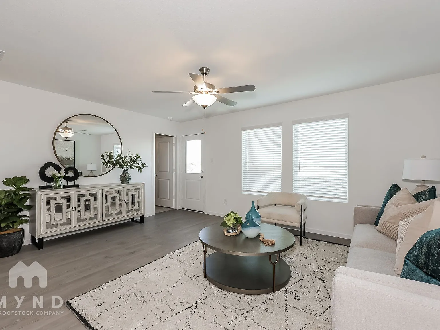 4 bed, 2.0 bath, 1667 sqft, $2,395 — Photo 2