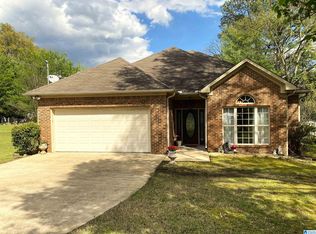 1521 Pesnell Dr, Gardendale, AL 35071