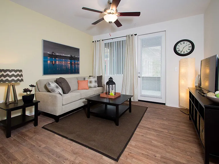 Avila Apartment Homes — Photo 25