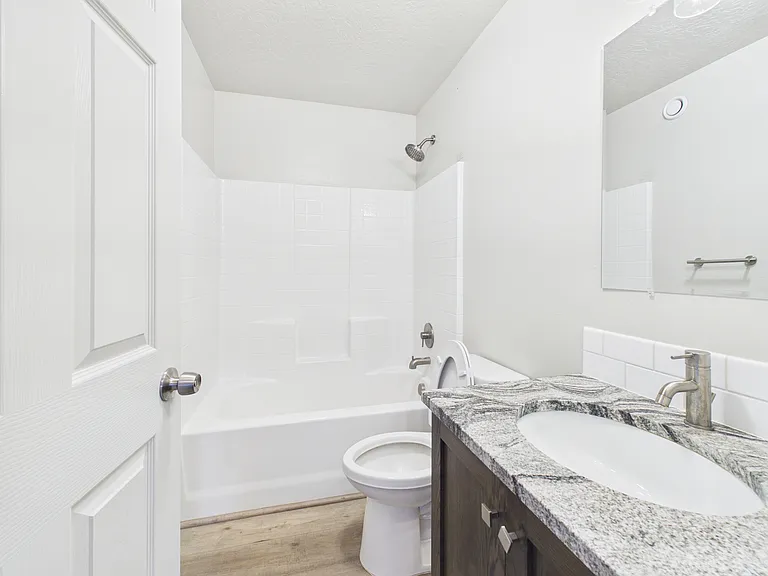 519 Amber St — Photo 7
