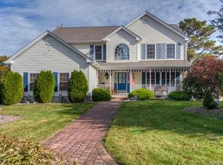 220 Commodore Rd, Manahawkin, NJ 08050