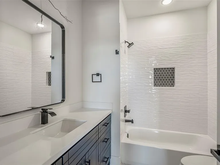6320 Del Rio St — Photo 29