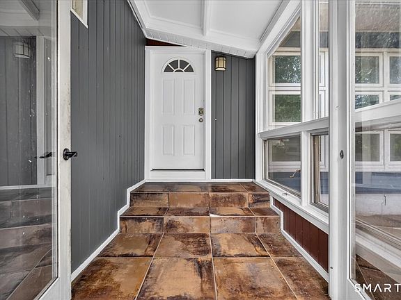 2nd image of 815 Hill Street