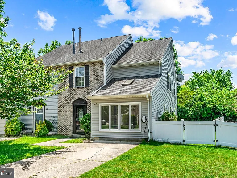 68 Franklin Dr — Photo 3