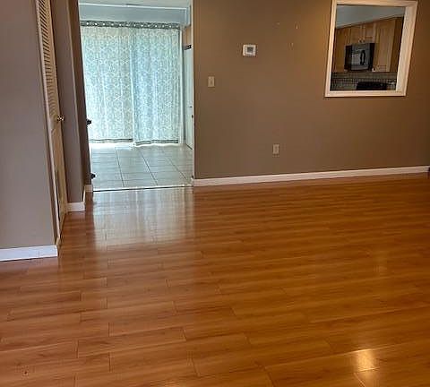 3rd image of 22 Fort Lee Ct