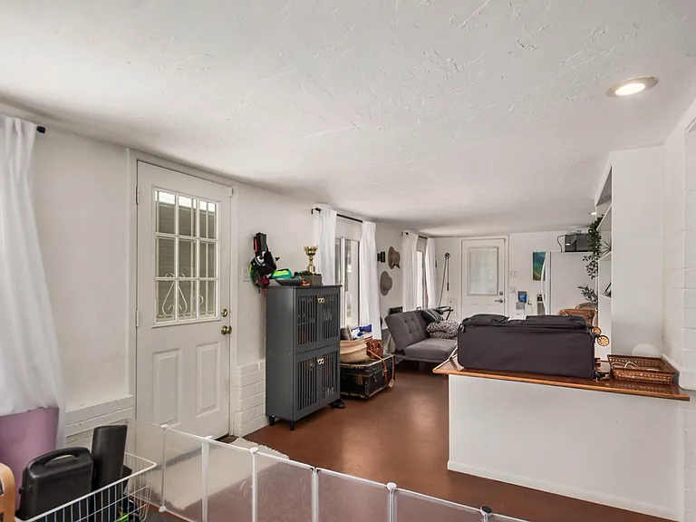 1024 W Georgia Ave — Photo 5