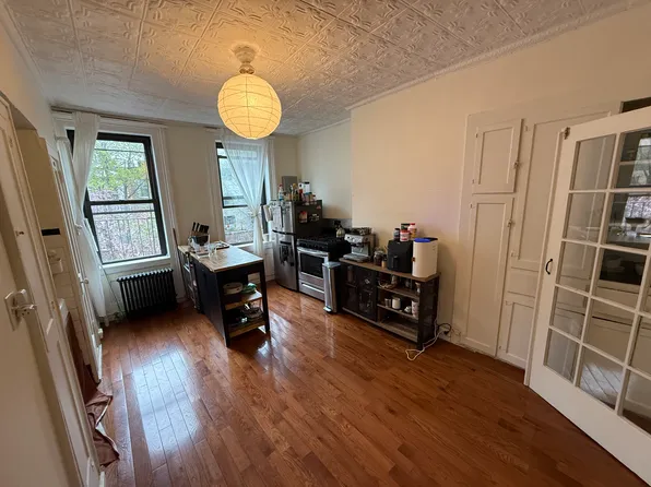 97 Montrose Avenue image 1 of 7