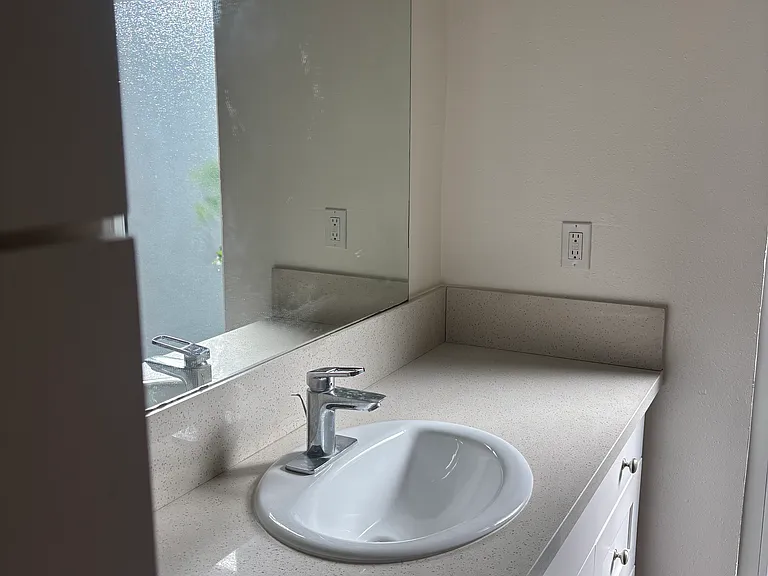 760 Earlham St #8 — Photo 10