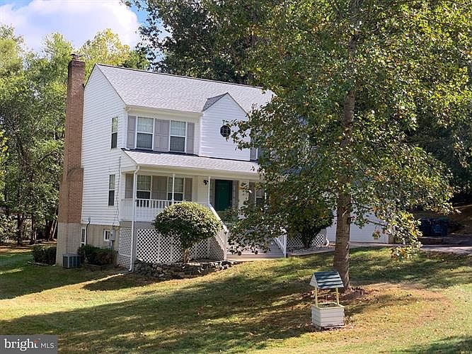 1st image of 2 Clover Hill Dr