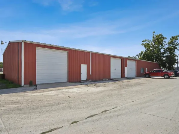 102 Washington St, Williamsburg, IA 52361