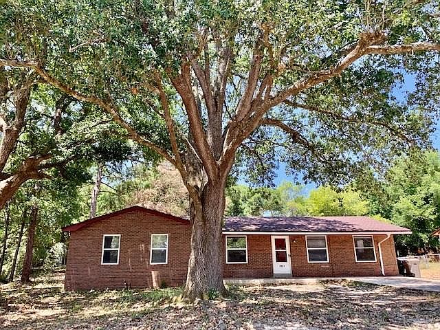 1st image of 2931 English Oak Cir