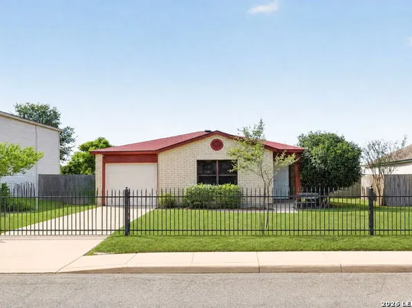 5718 Sun Canyon Dr, San Antonio, TX 78244
