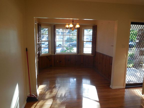 5th image of 1738 N California St