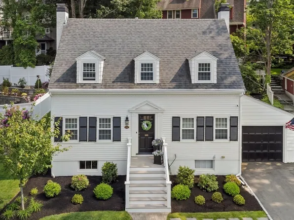 112 Nonantum St, Newton, MA 02458
