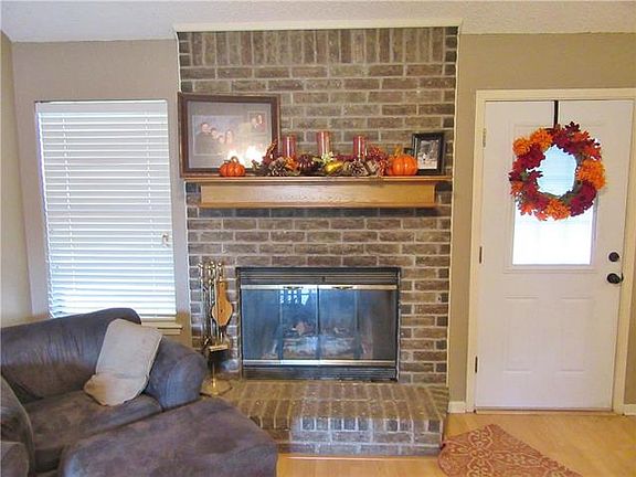 3rd image of 1550 Seamans Way