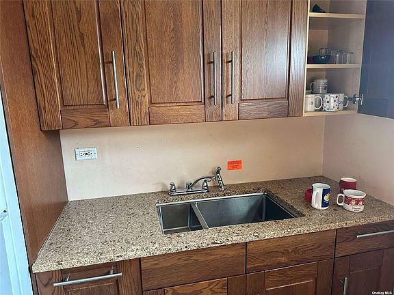 5th image of 2340 205th St