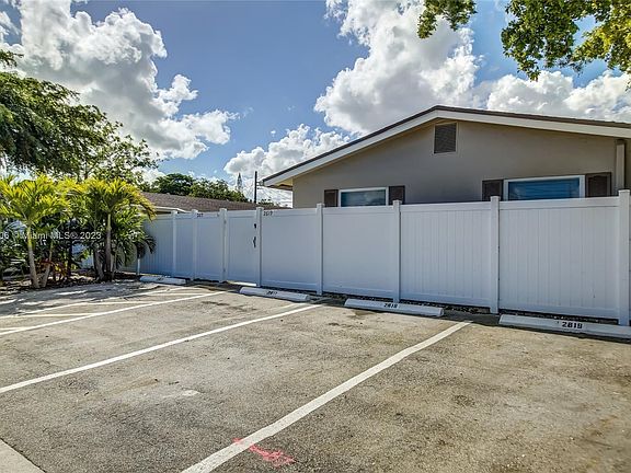 4th image of 2617 NW 9th Ave #1-2