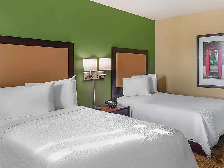 Studio Suite - 2 Full Beds