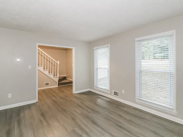275 Oak St — Photo 7