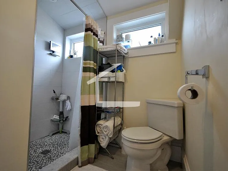 6 Larose Pl #1B — Photo 11