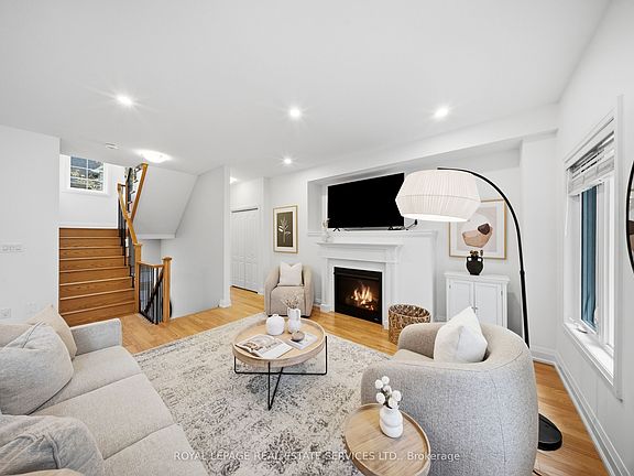 5th image of 1233 Azinger Ln