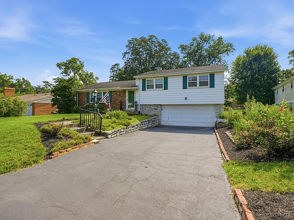 3rd image of 830 Sunderland Dr