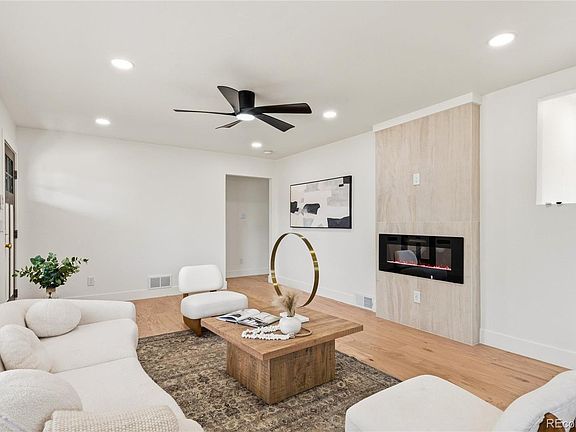 4th image of 4581 S Kalamath Street