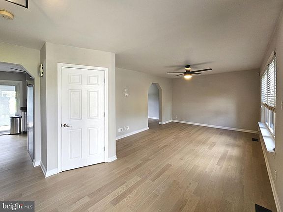 3rd image of 143 Rainbow Rd