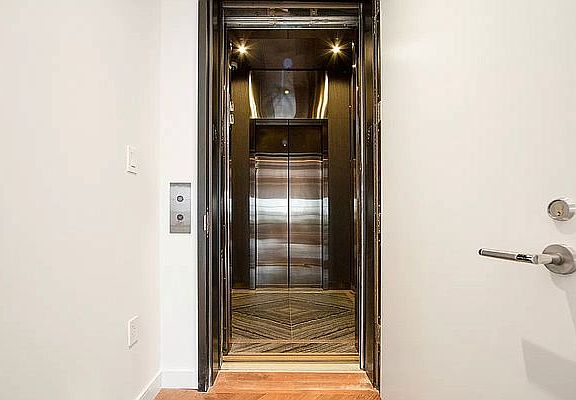 3rd image of 211 W 14th St #8A
