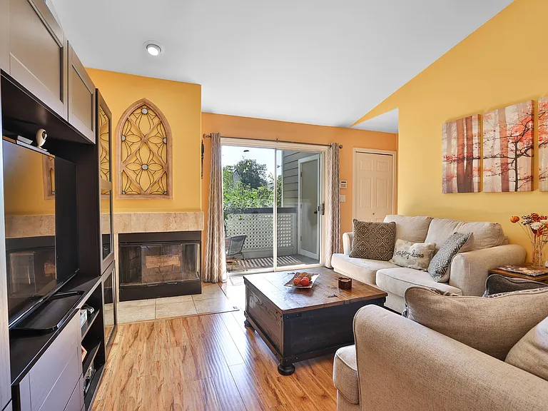 5924 Bridgeport Lake Way — Photo 3