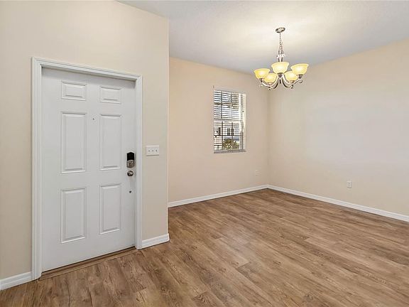 5th image of 1379 Vasey Rd