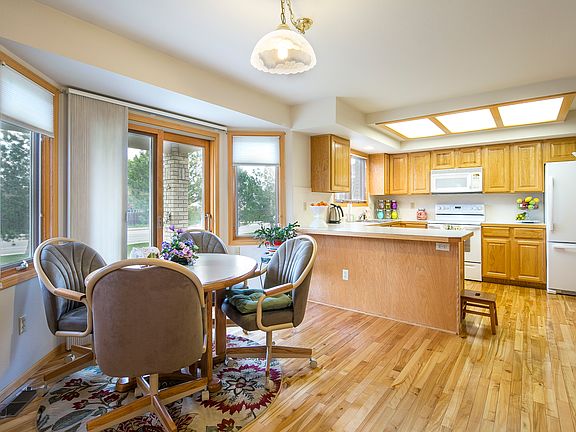 3rd image of 513 Trailwood Cir