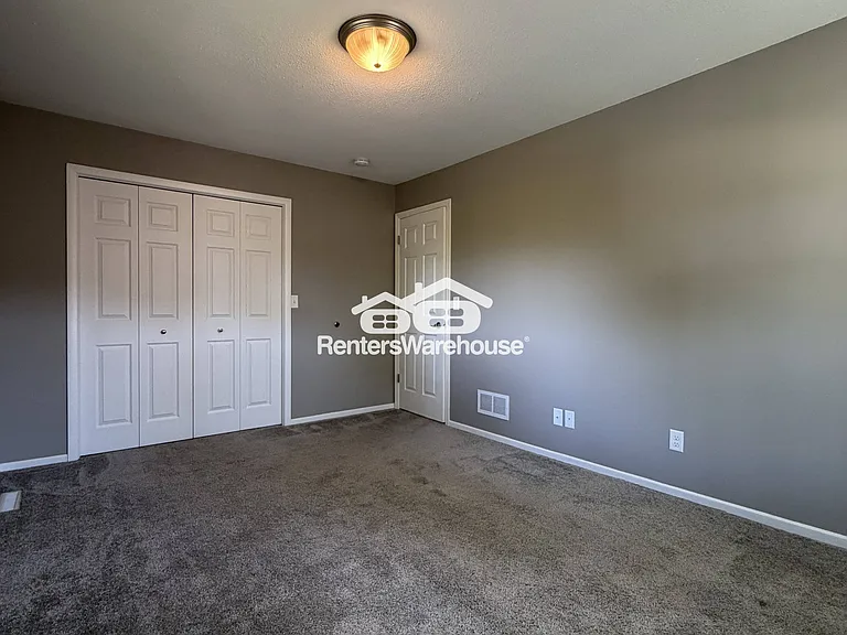 723 Tyler St NE — Photo 12