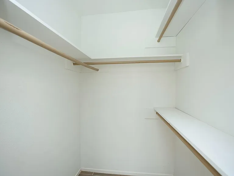 22318 Fincastle Dr — Photo 29