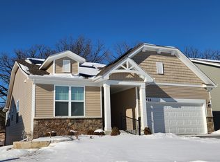 824 Spring Dr, Lindenhurst, IL 60046