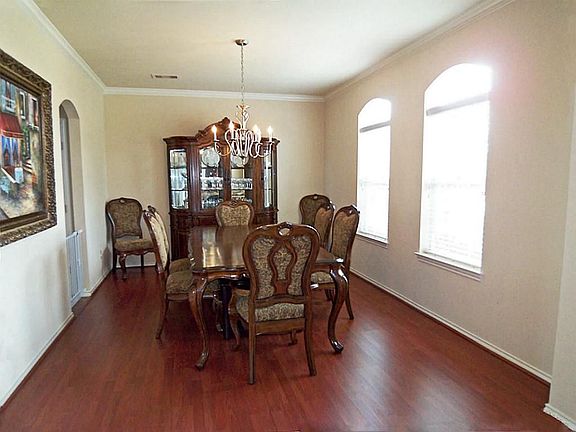 2nd image of 2204 Cambridge Shores Ln