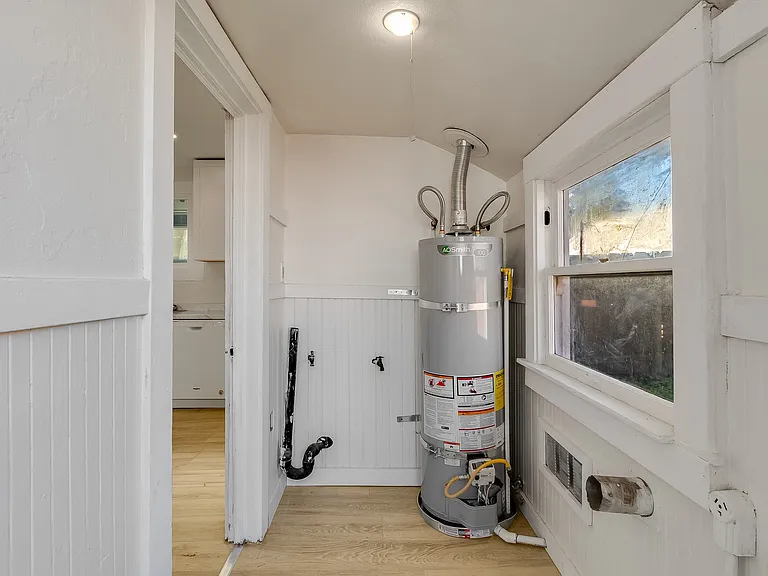 125 Broadway St — Photo 9