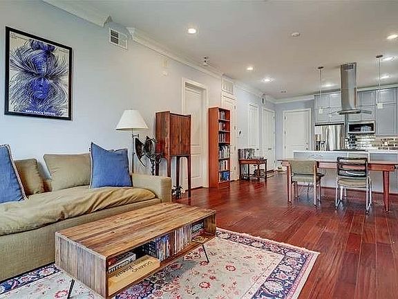 4th image of 510 Lovett Blvd APT 403