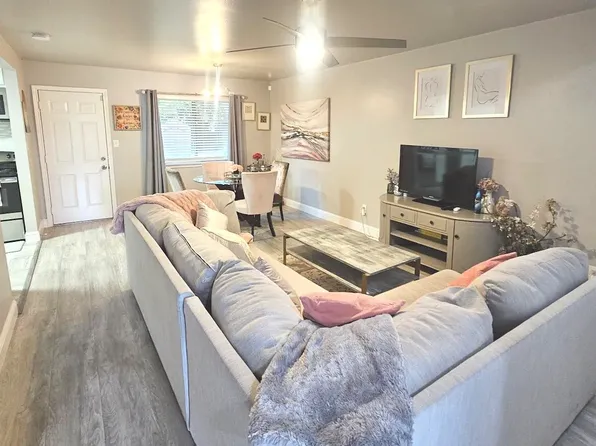 3907 Bernal Dr, Dallas, TX 75212