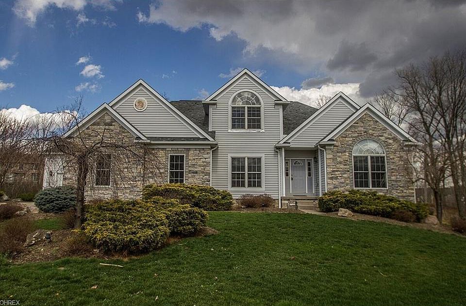 2nd image of 6365 Stoneridge Dr