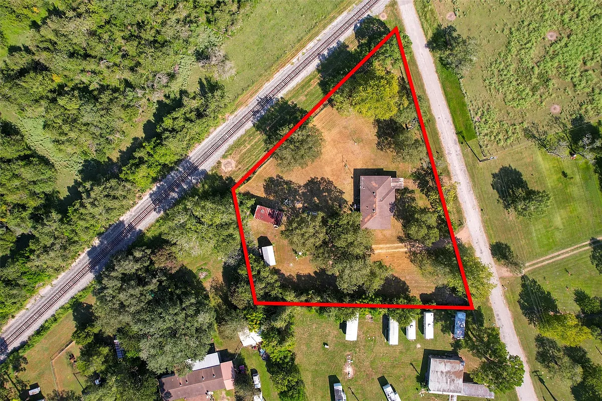 Building Photo - 401 Anderson Rd