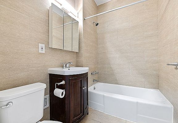 5th image of 50 W 34th St APT 8A10