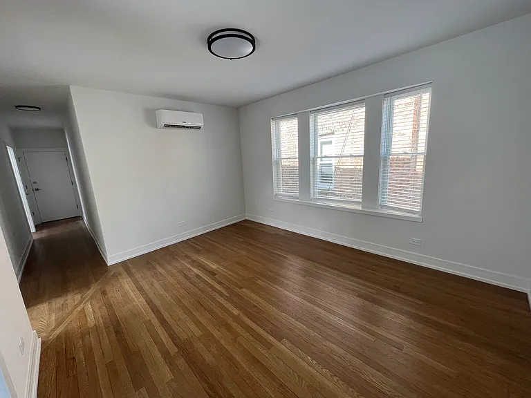 1334 W Elmdale Ave #3R — Photo 1
