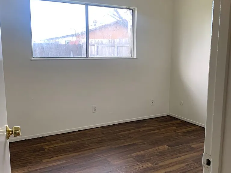 1225 Elberta Dr — Photo 4