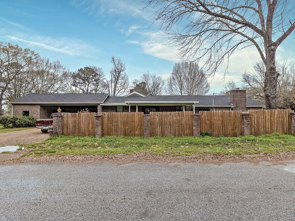210 S 8th St, Gurdon, AR 71743 Zillow